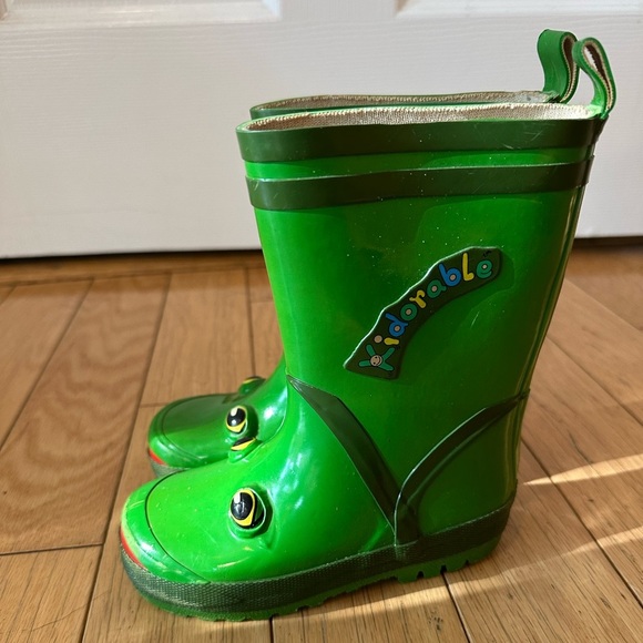 Kidorable Green Frog Rain Boots for Kids size 9 - Picture 6 of 7